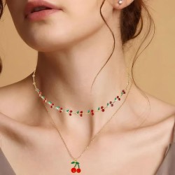 collier en forme de cerise mignon