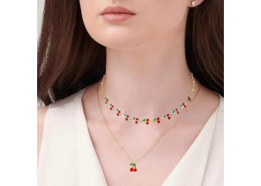 collier en forme de cerise mignon